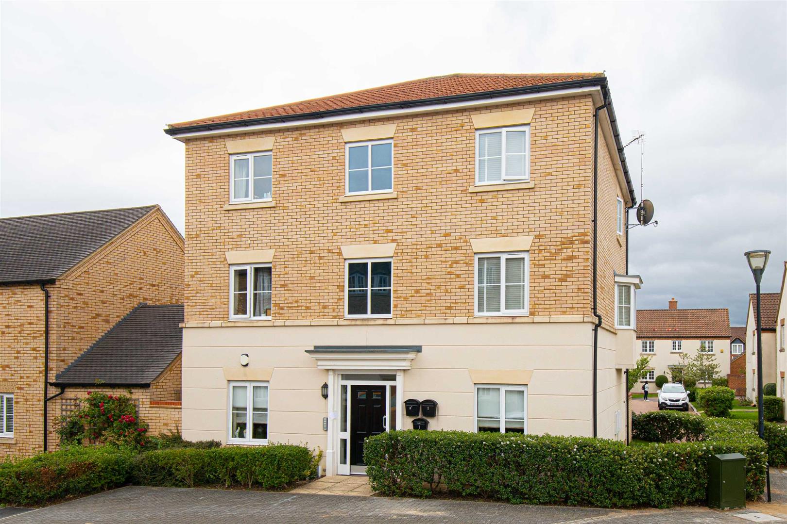 Harlow Crescent, Oxley Park, Milton Keynes